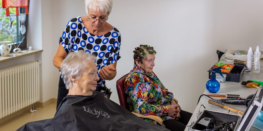 Hauseigener Friseursalon im Altenheim St. Barbara